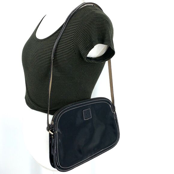 Anne Klein black patent shoulder bag purse - Picture 4 of 9